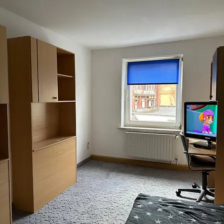 2 Raum Mit 2 Schlafzimmer *